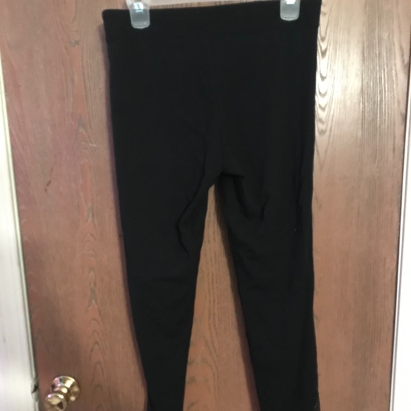 clothes - Picture 4 of 6